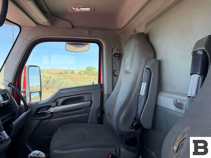 2015-kenworth-t880-image-60
