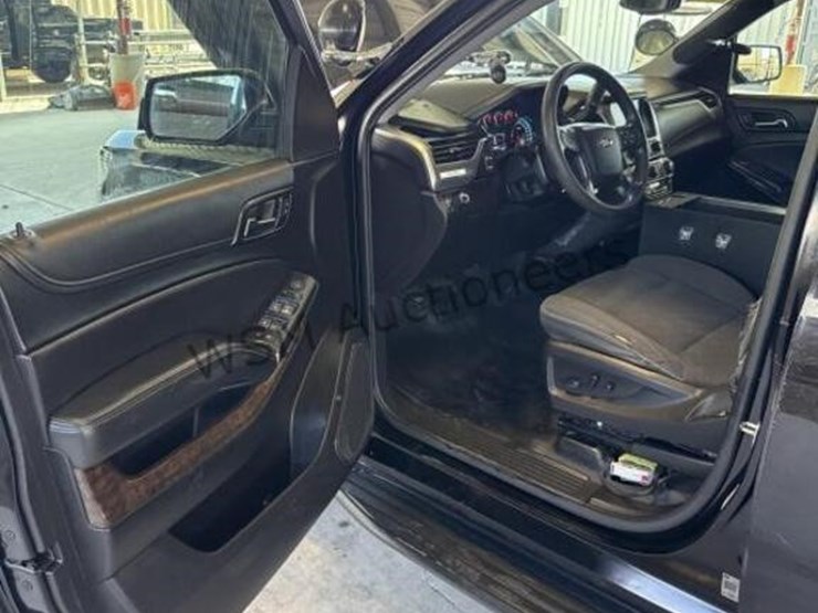 2019-chevrolet-tahoe-image-24