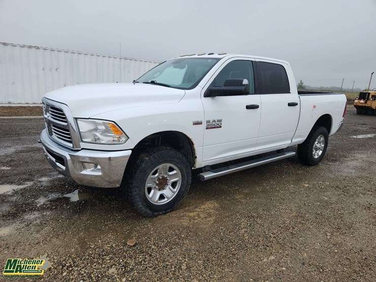 2017-dodge-3500-image-1