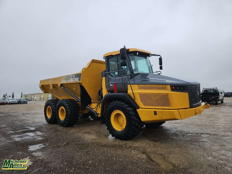 2020-deere-310e-image-8