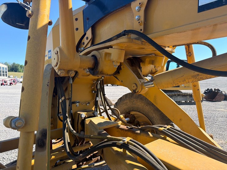 caterpillar-120m2-image-13