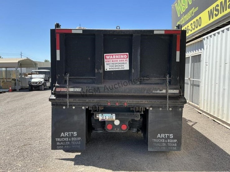 2012-freightliner-m2-106-image-6