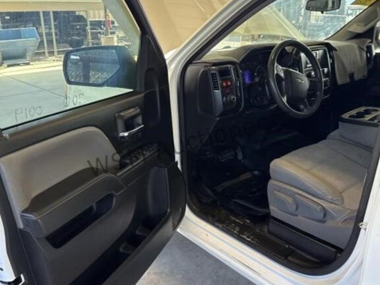 2015-chevrolet-silverado-1500-image-24