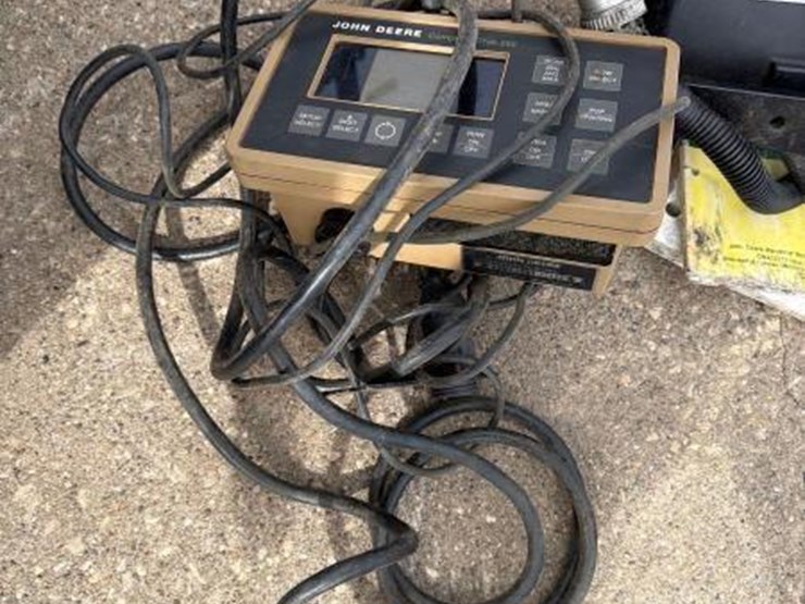 1994-john-deere-7200-image-32