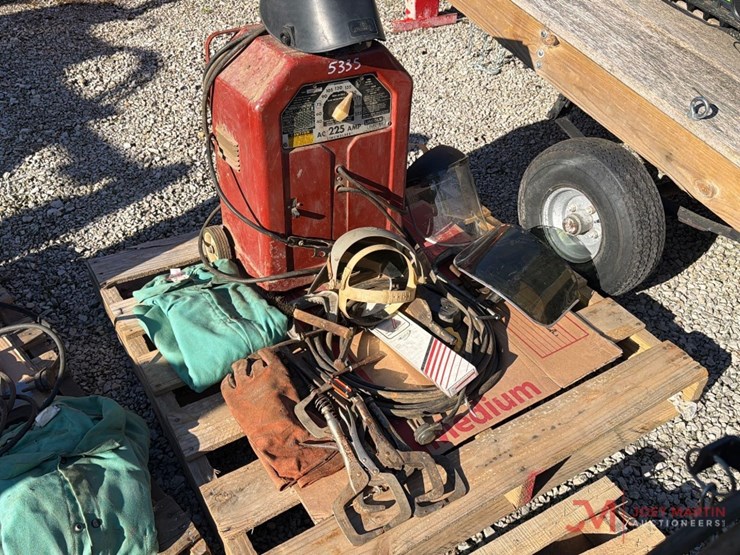 lincoln-electric-ac-225-s-arc-welder-image-1