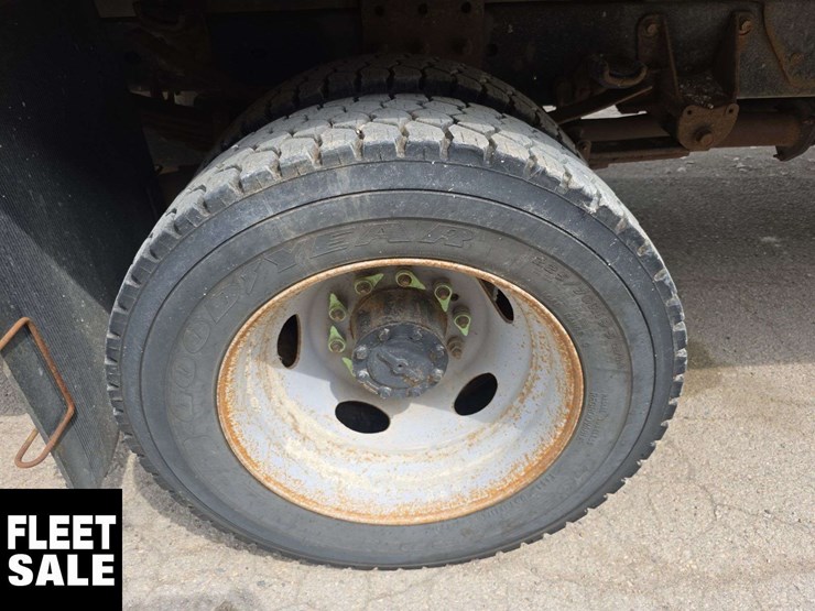 2017-ford-f550-image-13