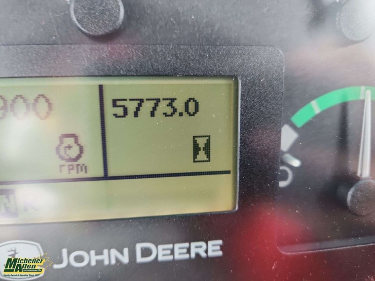 2014-deere-300d-image-18