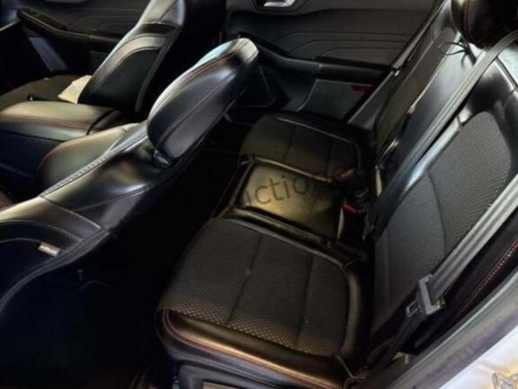2023-ford-escape-image-28