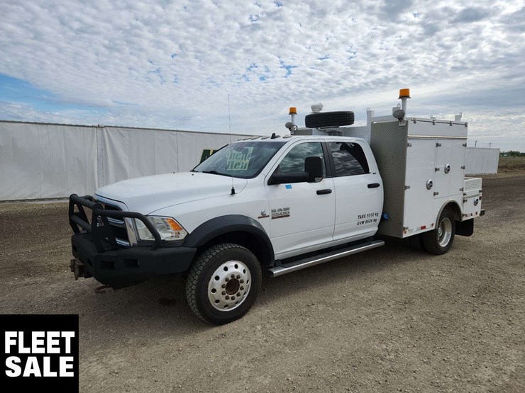 2018-ram-5500-slt-image-1