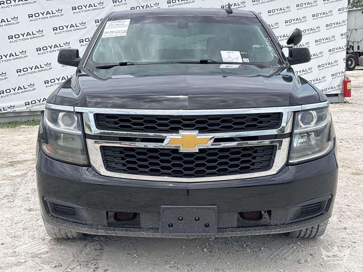 2016-chevrolet-tahoe-image-19