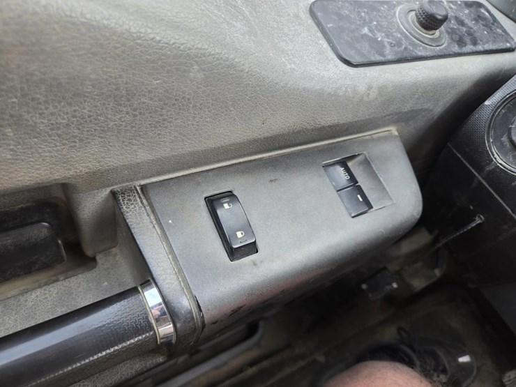2011-ford-f350-image-25