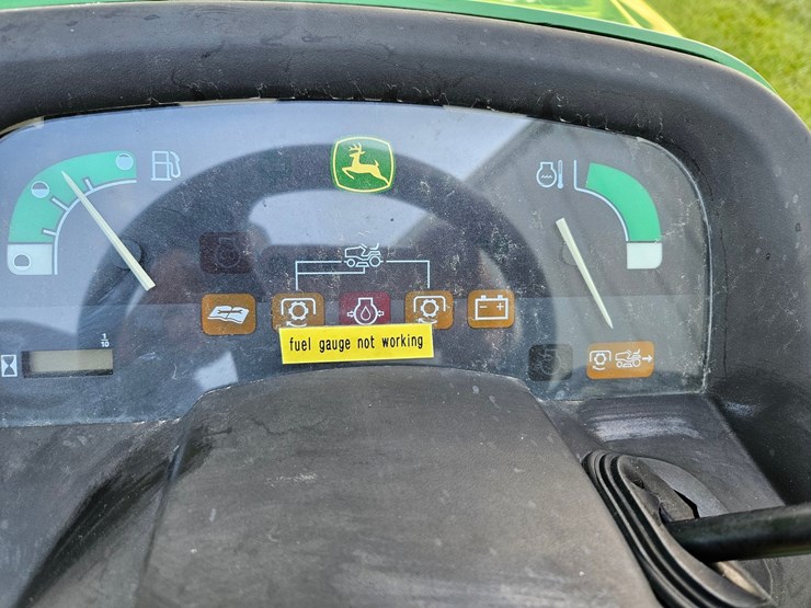 john-deere-x585-image-29