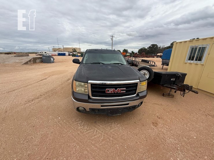 2010-gmc-sierra-1500-sle-image-2