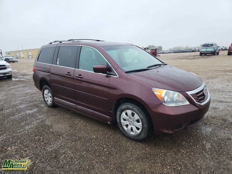 2010-honda-odyssey-image-2