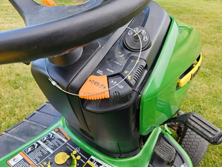 john-deere-x300-image-24