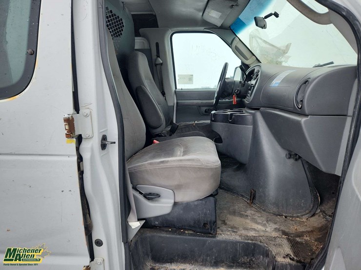 non-operable-2006-ford-e-250-cargo-van-image-17