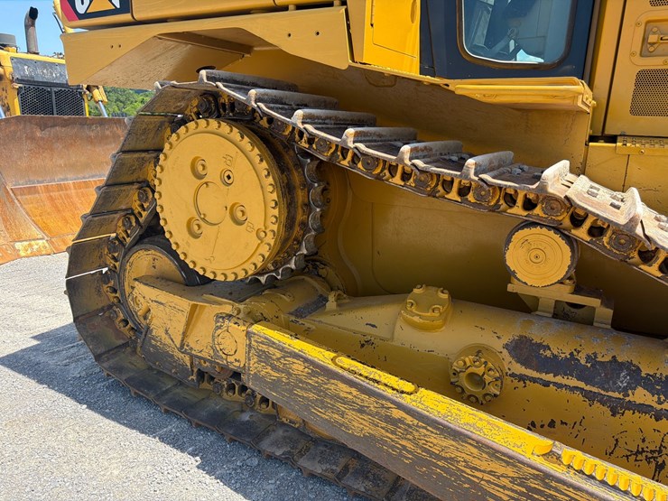 caterpillar-d6t-xl-image-12