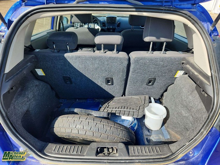 2014-ford-fiesta-se-image-12