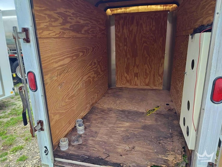2006-port-city-5ft.-x-8ft.-s/a-enclosed-trailer-image-11