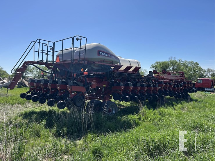 2015-case-ih-1265-image-3