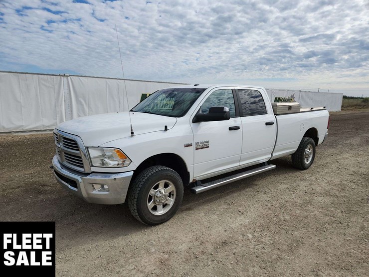 2013-ram-2500-slt-image-1