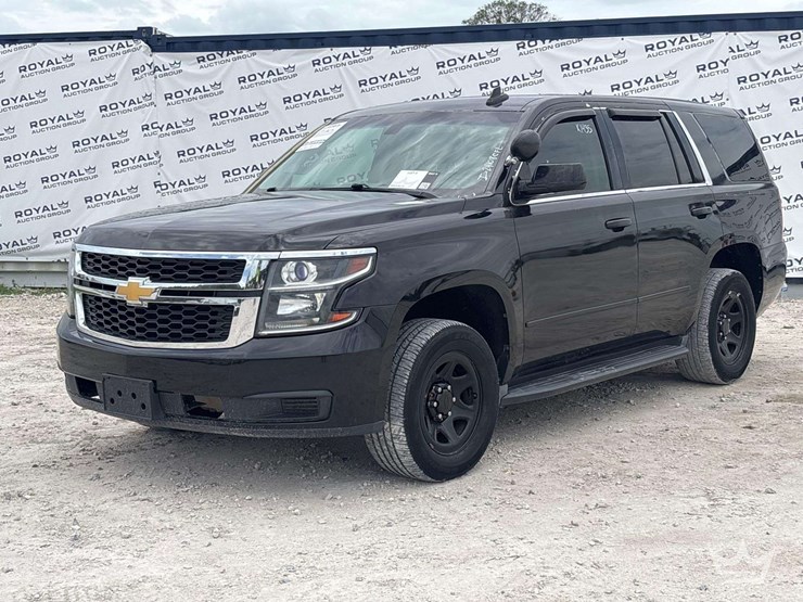 2016-chevrolet-tahoe-image-1
