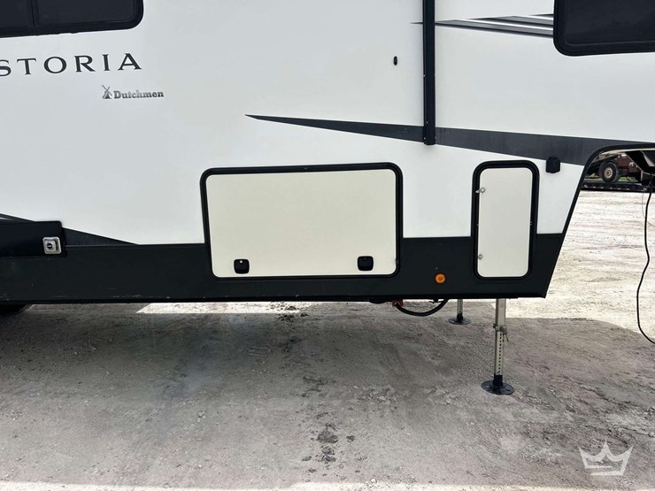 5th-wheel-camper-image-31