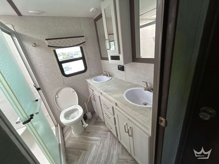 5th-wheel-camper-image-30