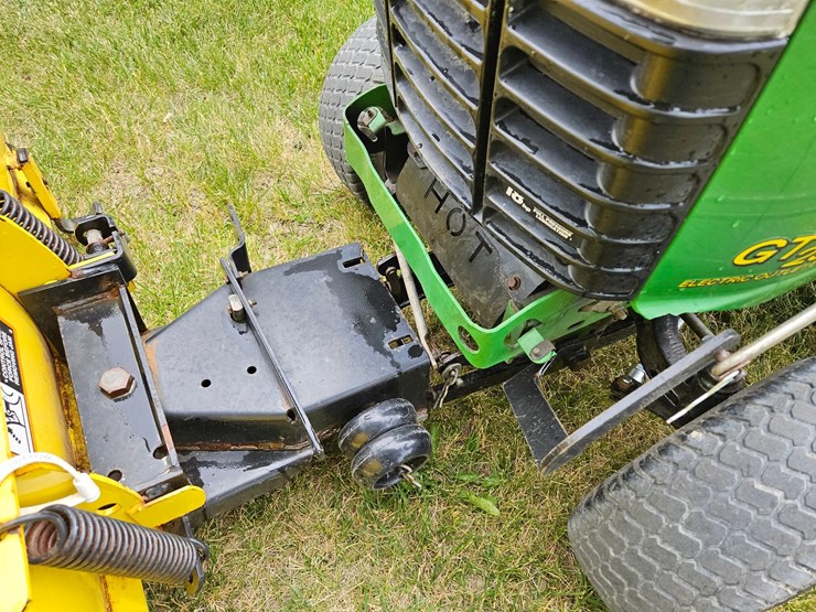 john-deere-gt235-image-11