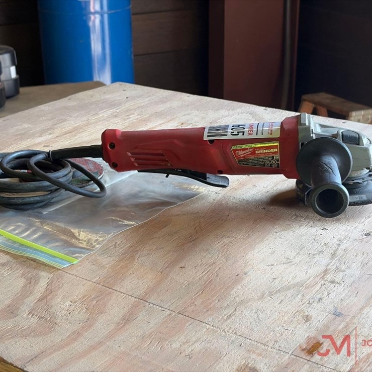MILWAUKEE 4 1/2" ELECTRIC GRINDER