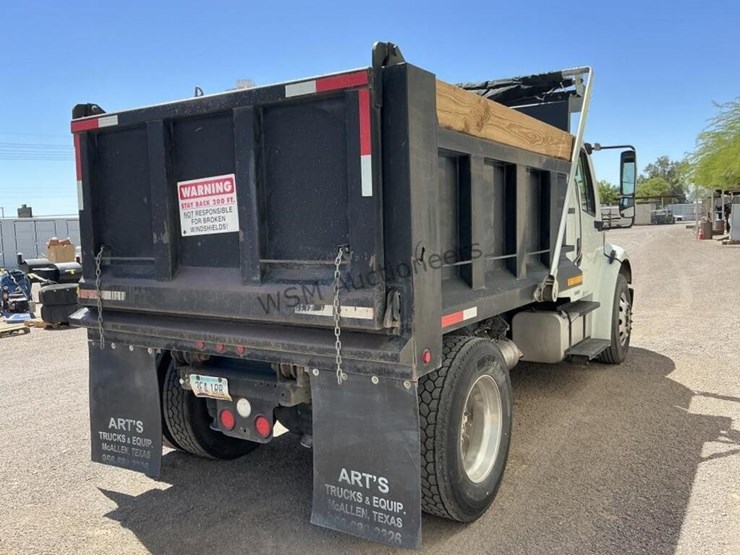 2012-freightliner-m2-106-image-5