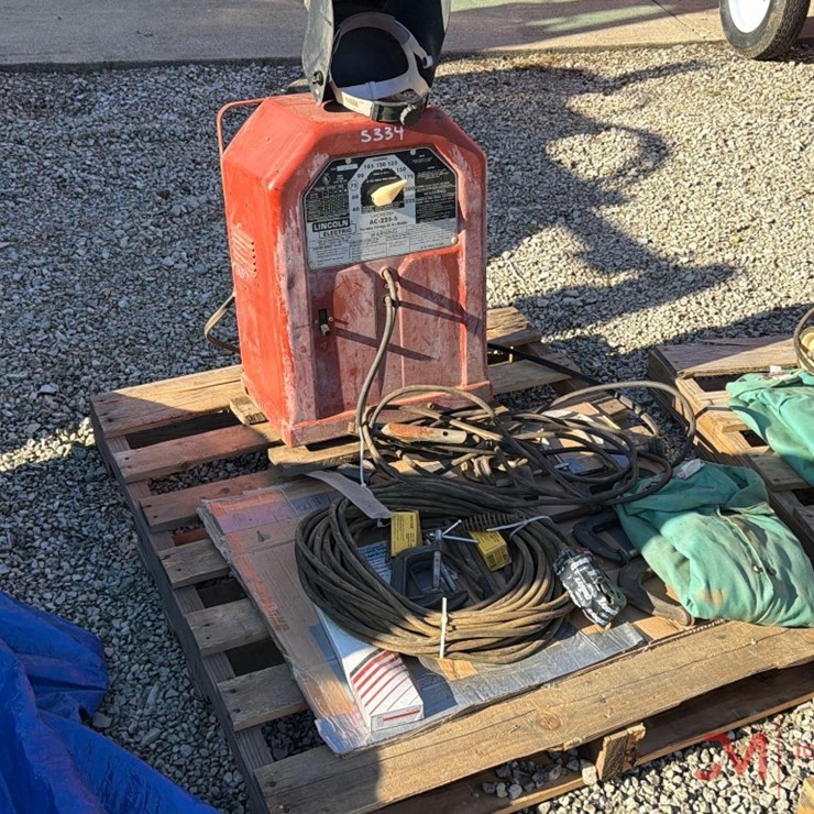 LINCOLN ELECTRIC AC-225-S ARC WELDER
