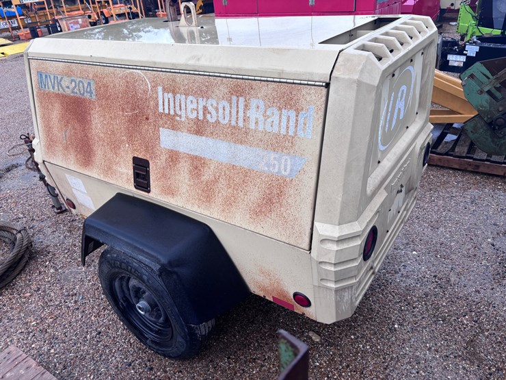 #36967-•-2005-ingersoll-rand-250-image-3