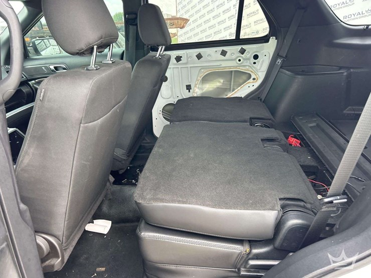 2018-ford-explorer-image-21