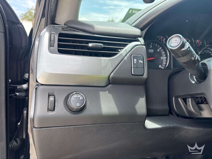 2016-chevrolet-tahoe-image-10