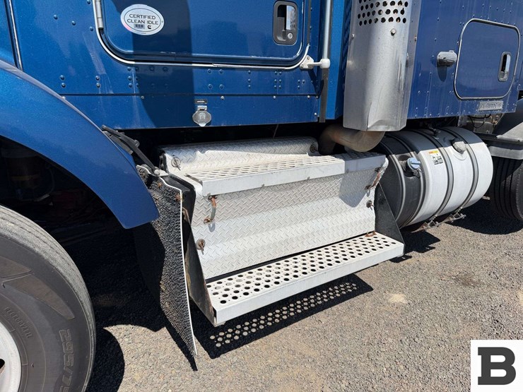 2015-kenworth-t800-image-14