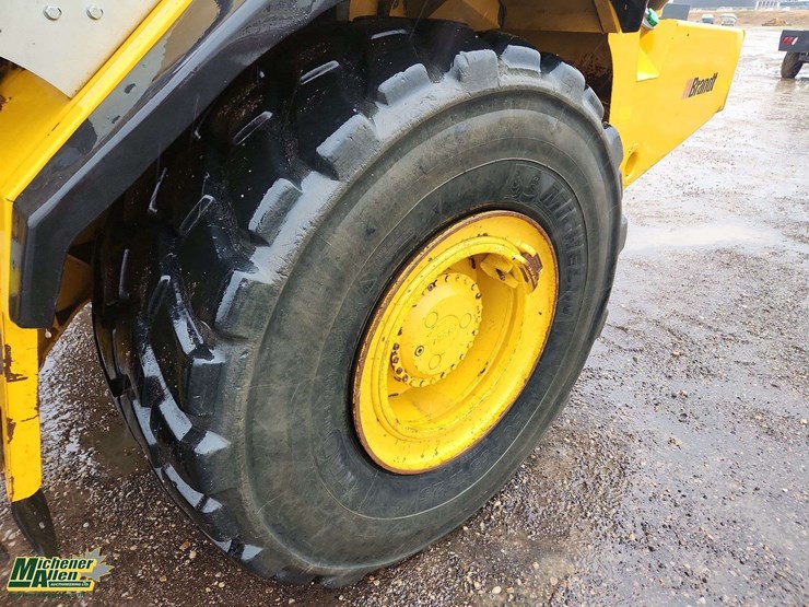 2014-deere-300d-image-16