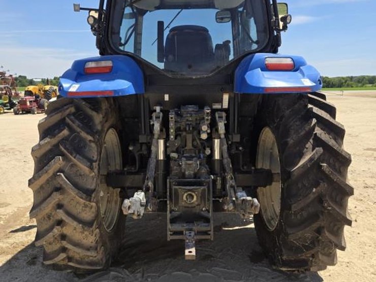2015-new-holland-155-image-11