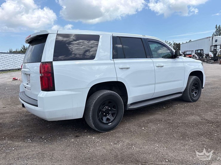 2019-chevrolet-tahoe-image-3