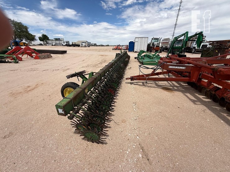 john-deere-400-image-3