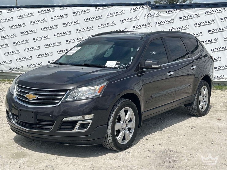 2017-chevrolet-traverse-image-1