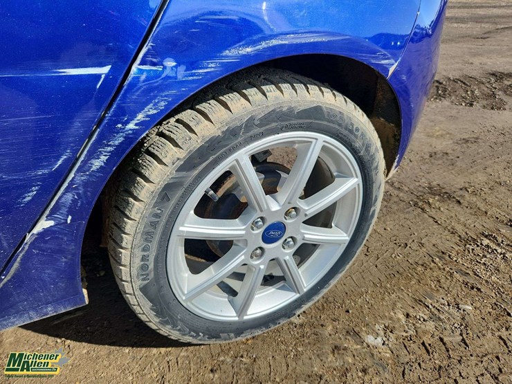 2014-ford-fiesta-se-image-26