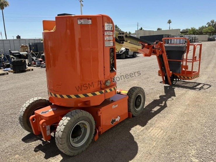 jlg-e300ajp-image-5