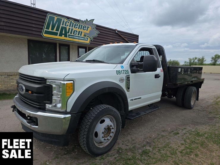 2017-ford-f550-image-1