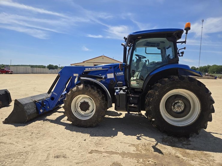 2015-new-holland-155-image-15