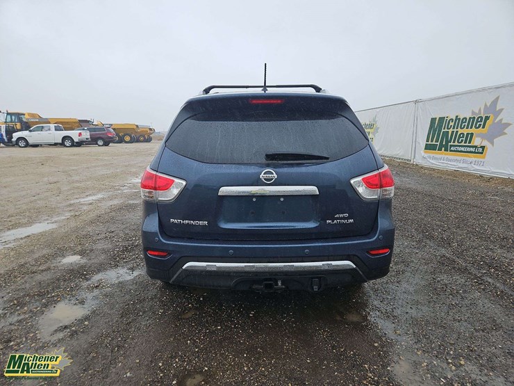 2015-nissan-pathfinder-image-7