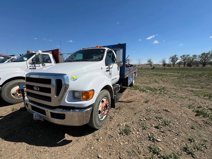 2012-ford-f650-image-3