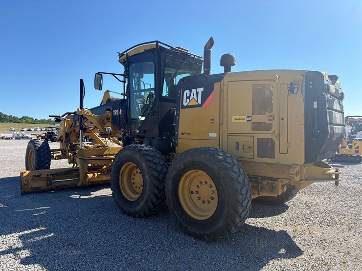 caterpillar-120m2-image-3