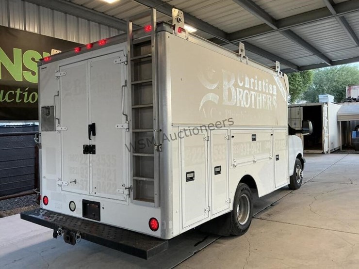 2015-chevrolet-express-3500-image-7