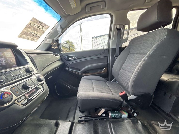 2019-chevrolet-tahoe-image-12